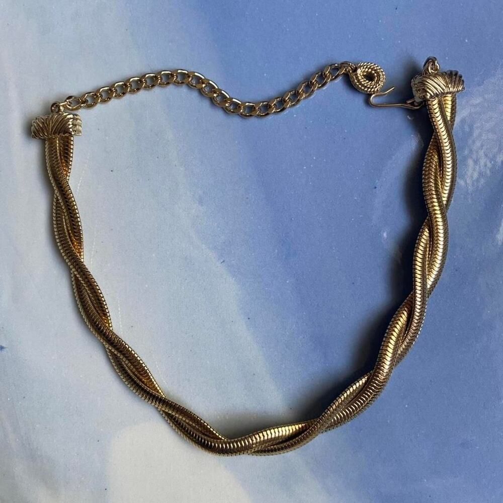 Elegant Vintage Gold Tone Snake Chain Choker Style Necklace